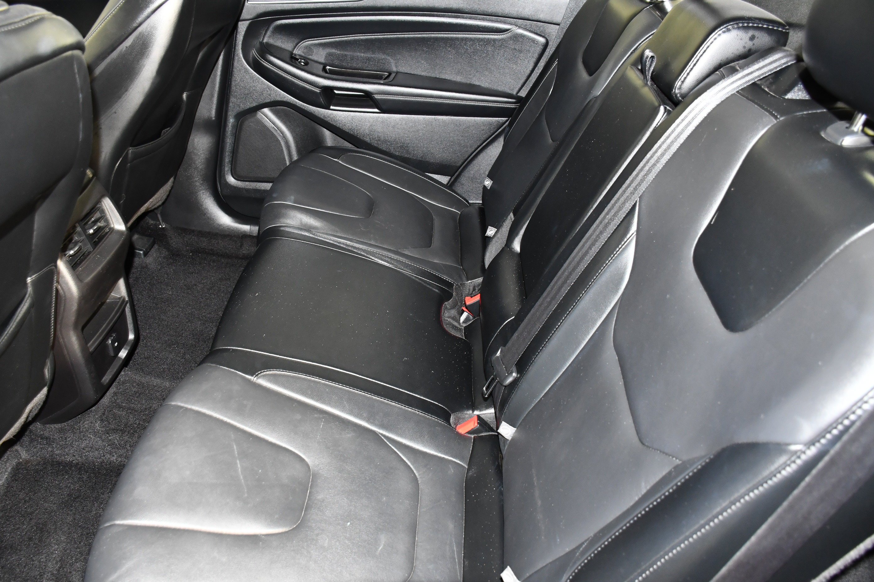 Used 2016 Magnetic Ford Titanium image 48