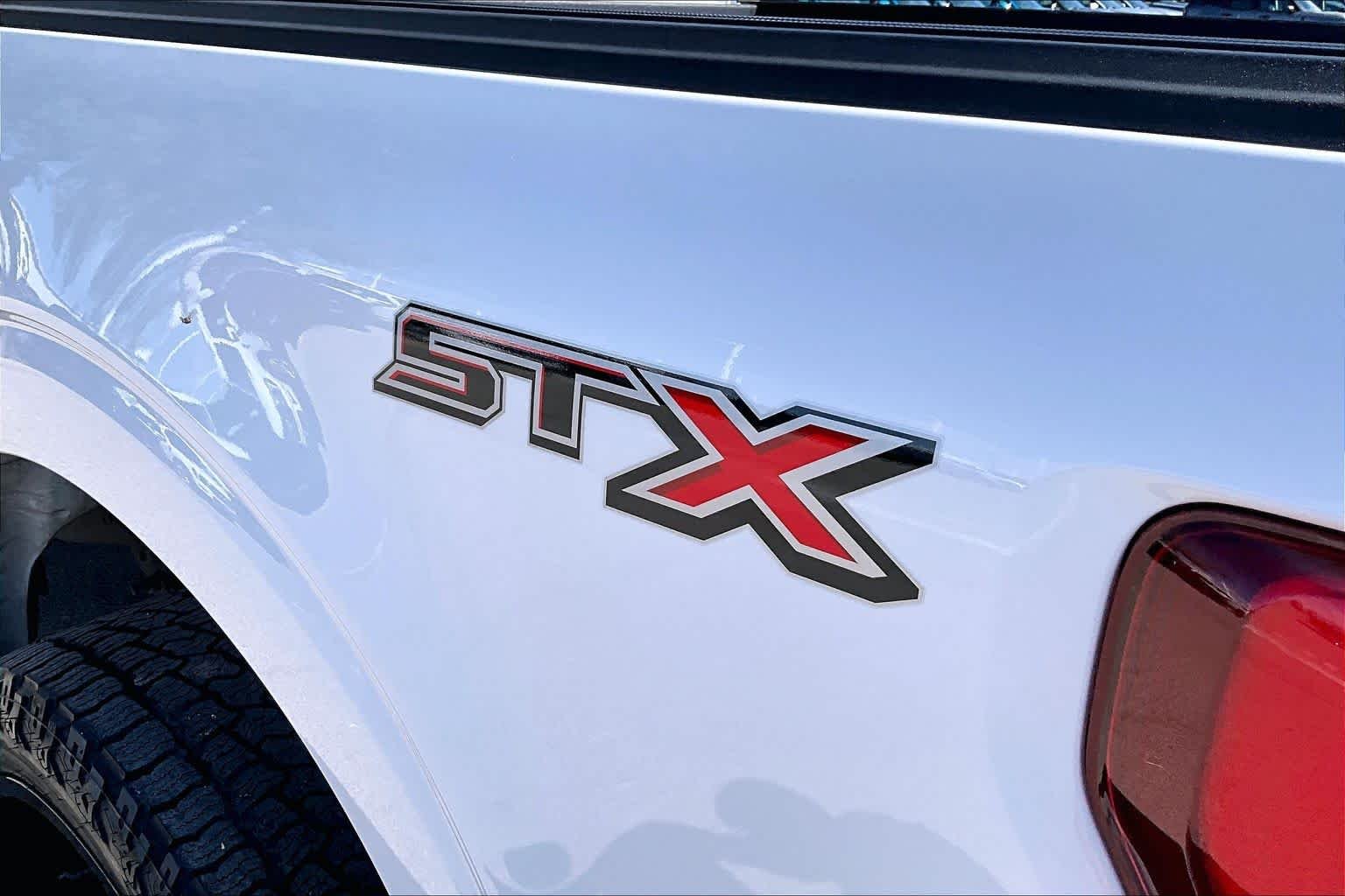 Used 2022 Oxford White Ford XL image 30