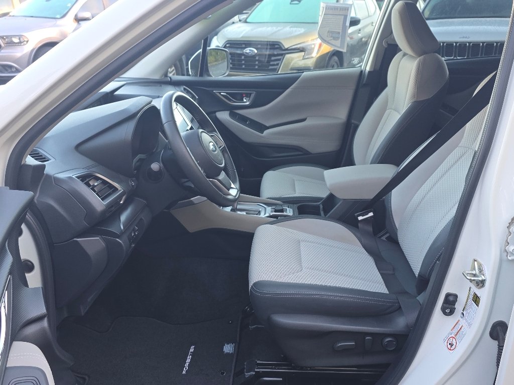 Used 2020 White Subaru Premium image 34