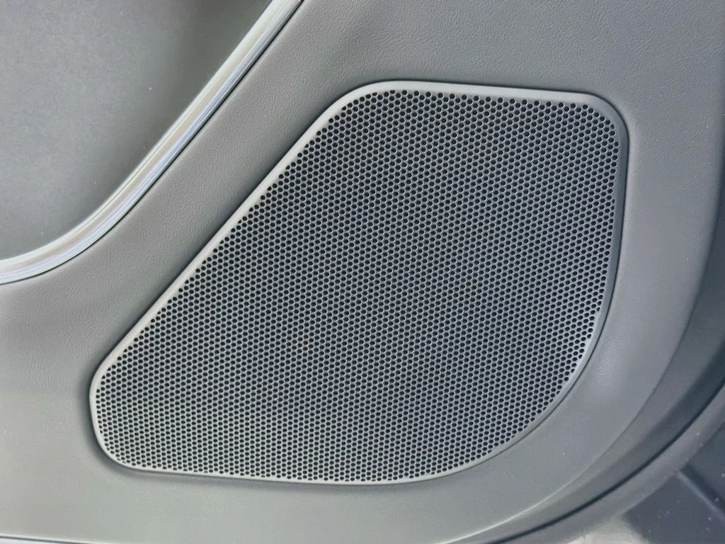 New 2026 Santorini Black Land Rover SE 7 Seats image 19