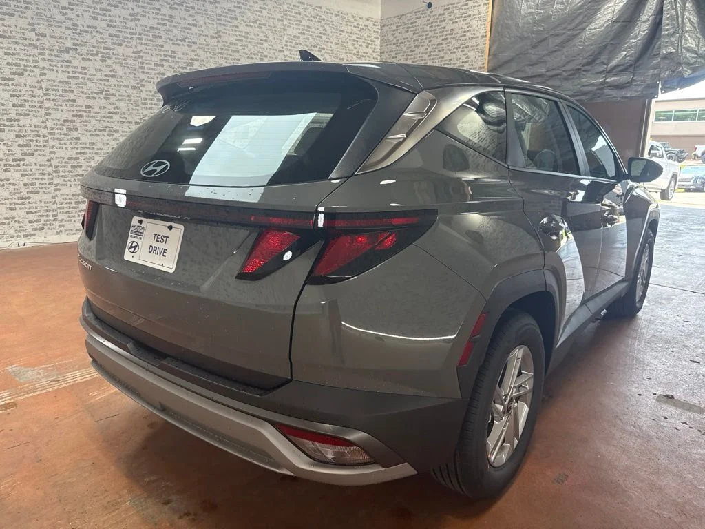 New 2026 Hampton Gray Hyundai SE image 7