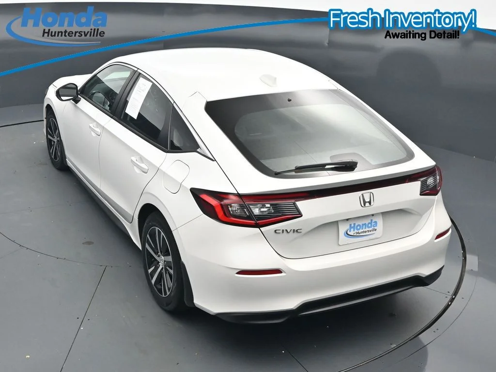Used 2024 Platinum White Pearl Honda 2.0L LX image 22