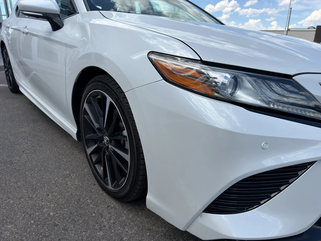 Used 2018 Super White Toyota XSE V6 image 25