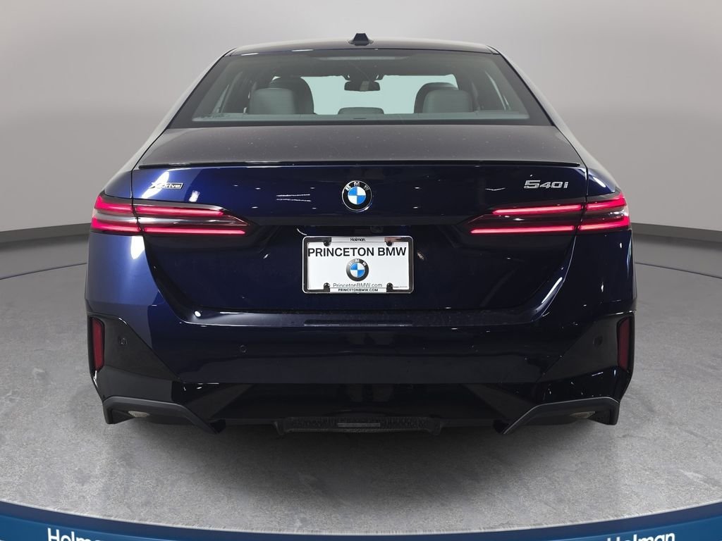 New 2027 Tanzanite Blue II Metallic BMW 540i xDrive image 6