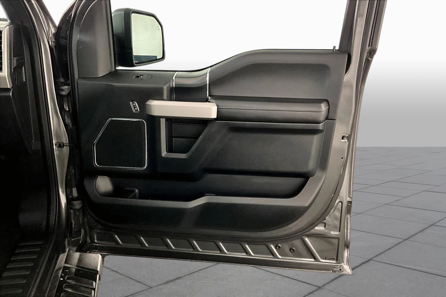 Used 2018 Magnetic Ford LARIAT image 21