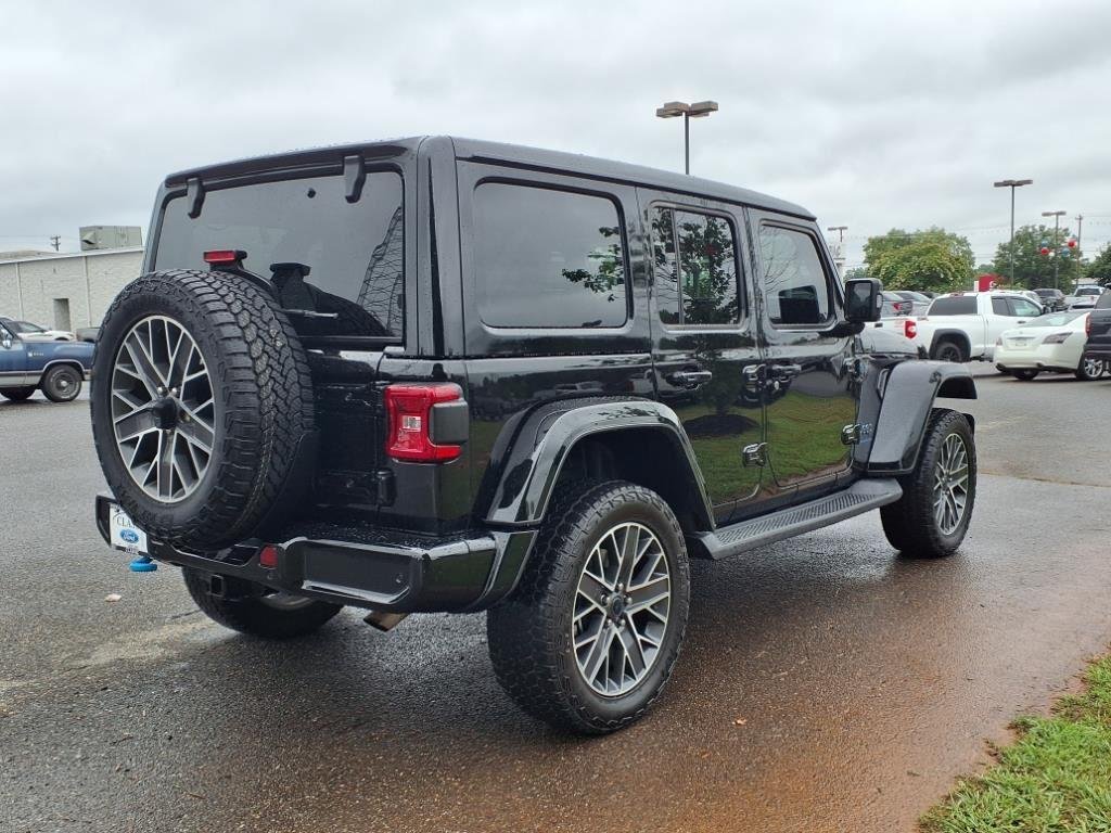Used 2024 Black Clearcoat Jeep High Altitude image 20