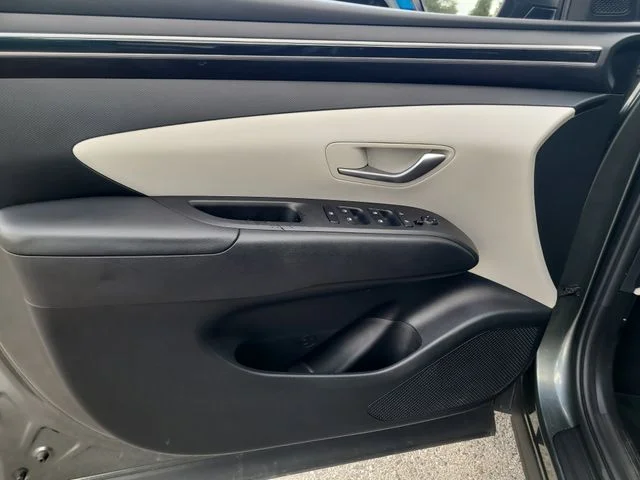 Used 2022 Gray Hyundai SE image 15