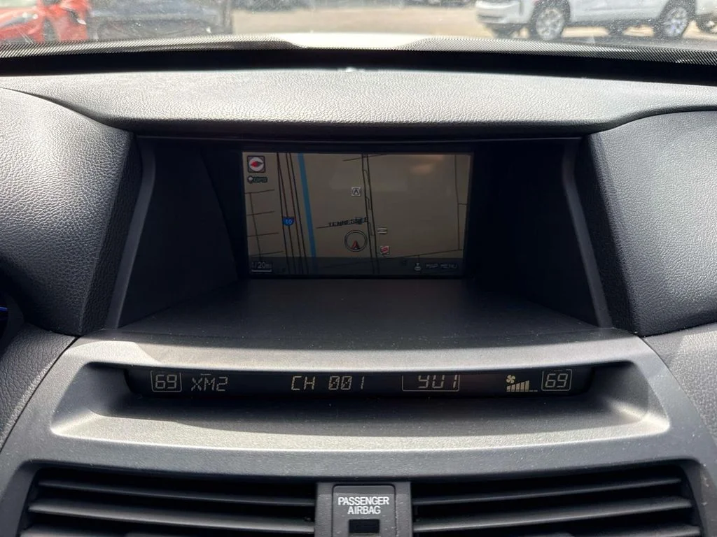 Used 2012 Silver Honda EX-L image 25