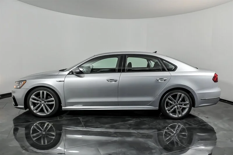 Used 2018 Reflex Silver Metallic Volkswagen 2.0T R-Line image 6