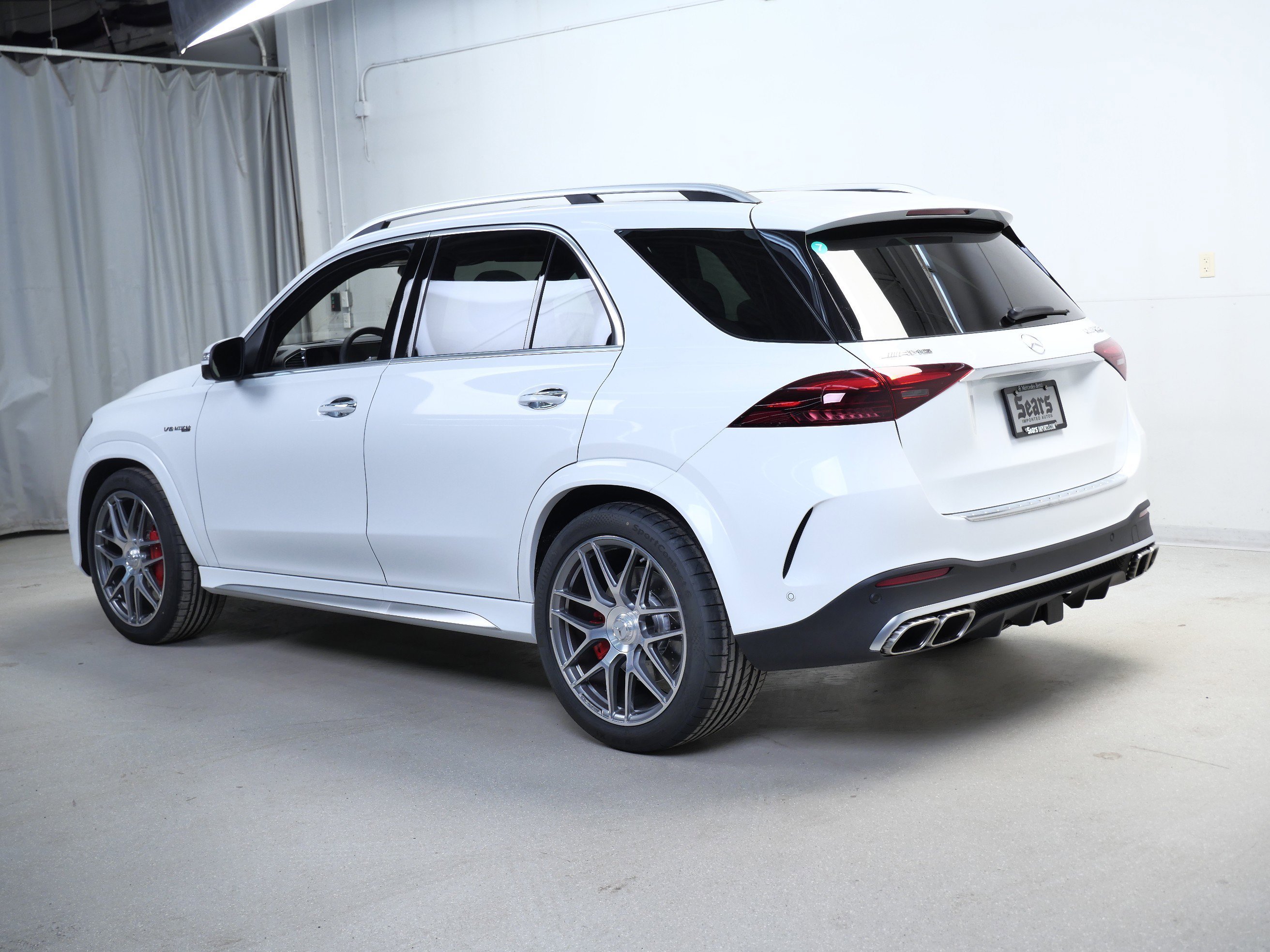New 2026 MANUFAKTUR Moonlight White Metallic Mercedes-Benz AMG® GLE 63 S 4MATIC+ SUV image 6