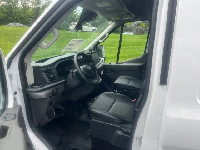 New 2026 Oxford White Ford Base image 8