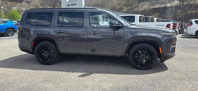 New 2026 Baltic-Gray Metallic Clear-Coat Exterior Paint Jeep Limited Reserve image 11