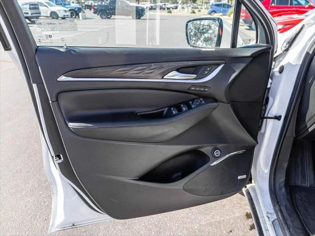 Used 2023 White Frost Tricoat Buick Avenir image 9