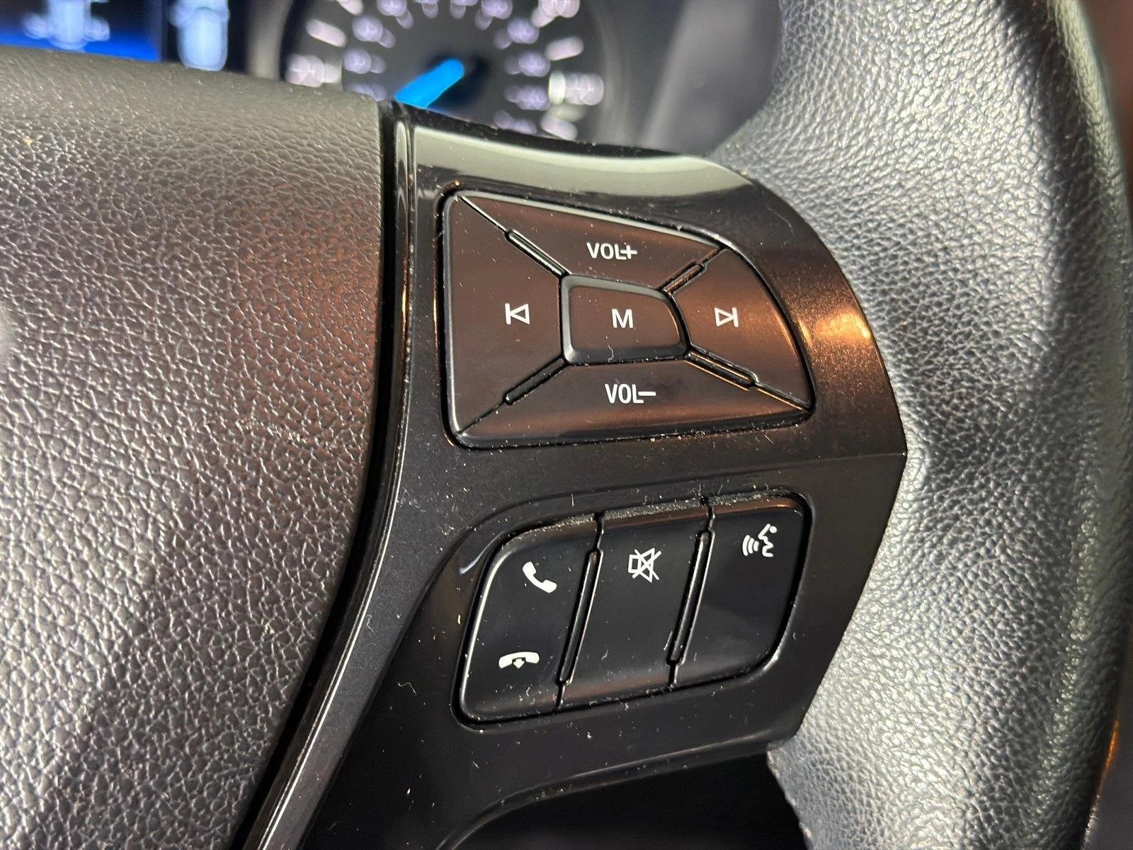 Used 2017 Oxford White Ford XLT image 25