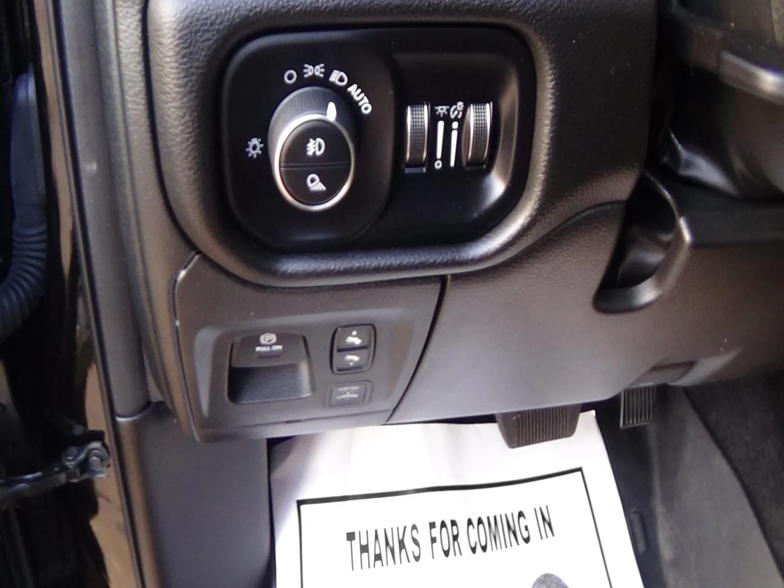 Used 2025 Diamond Black Crystal Pearl Coat (pxj) RAM Laramie image 22