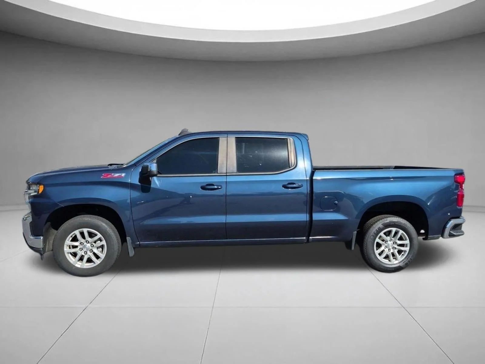 Used 2021 Northsky Blue Metallic Chevrolet LT image 2