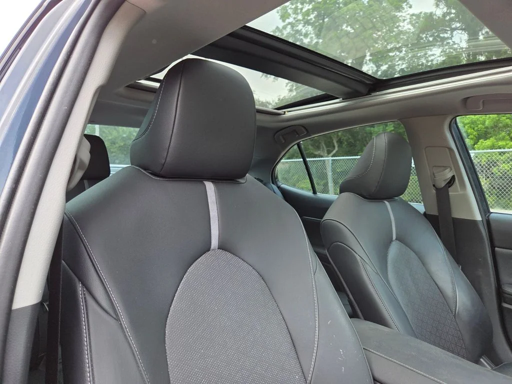 Used 2019 Blue Toyota XSE V6 image 15