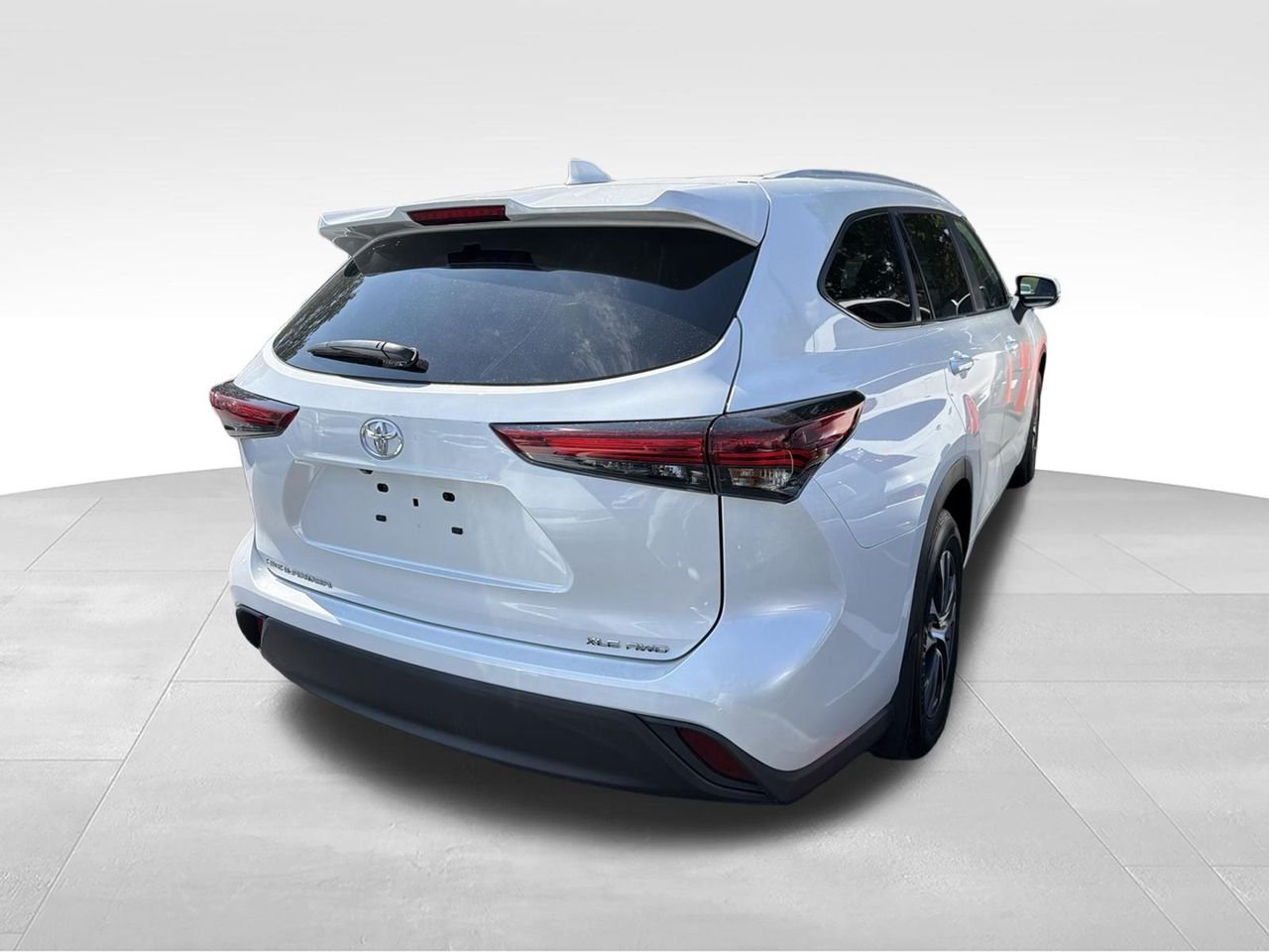 Used 2026 Beige Toyota XLE image 5
