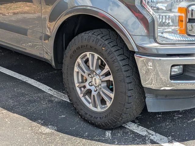Used 2019 Magnetic Metallic Ford Lariat image 4