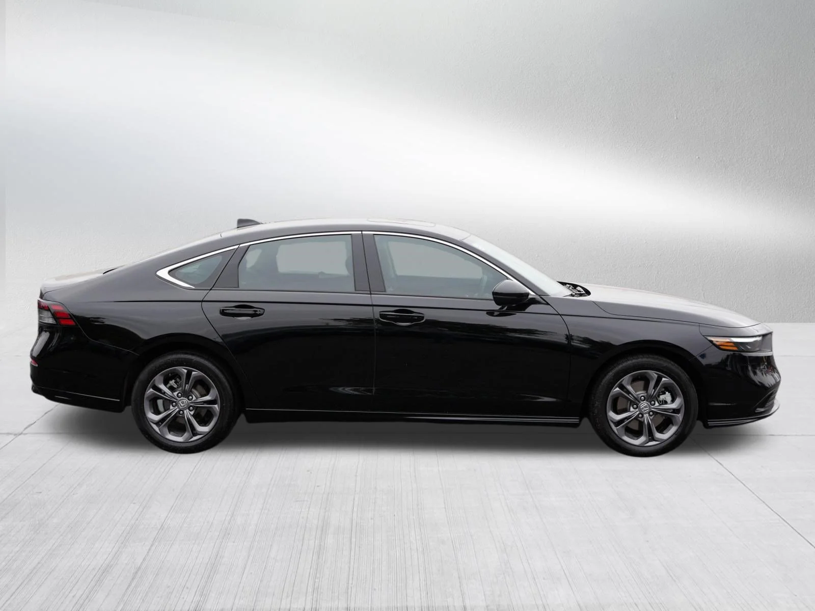 Used 2024 Crystal Black Pearl Honda EX-L image 8
