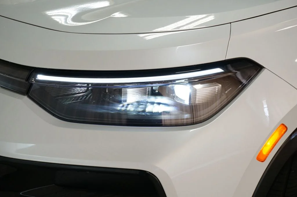 New 2026 White Volkswagen 2.0T SE R-Line Black image 31