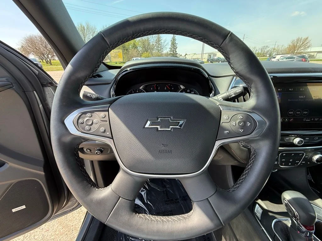 Used 2023 Gray Chevrolet RS image 8