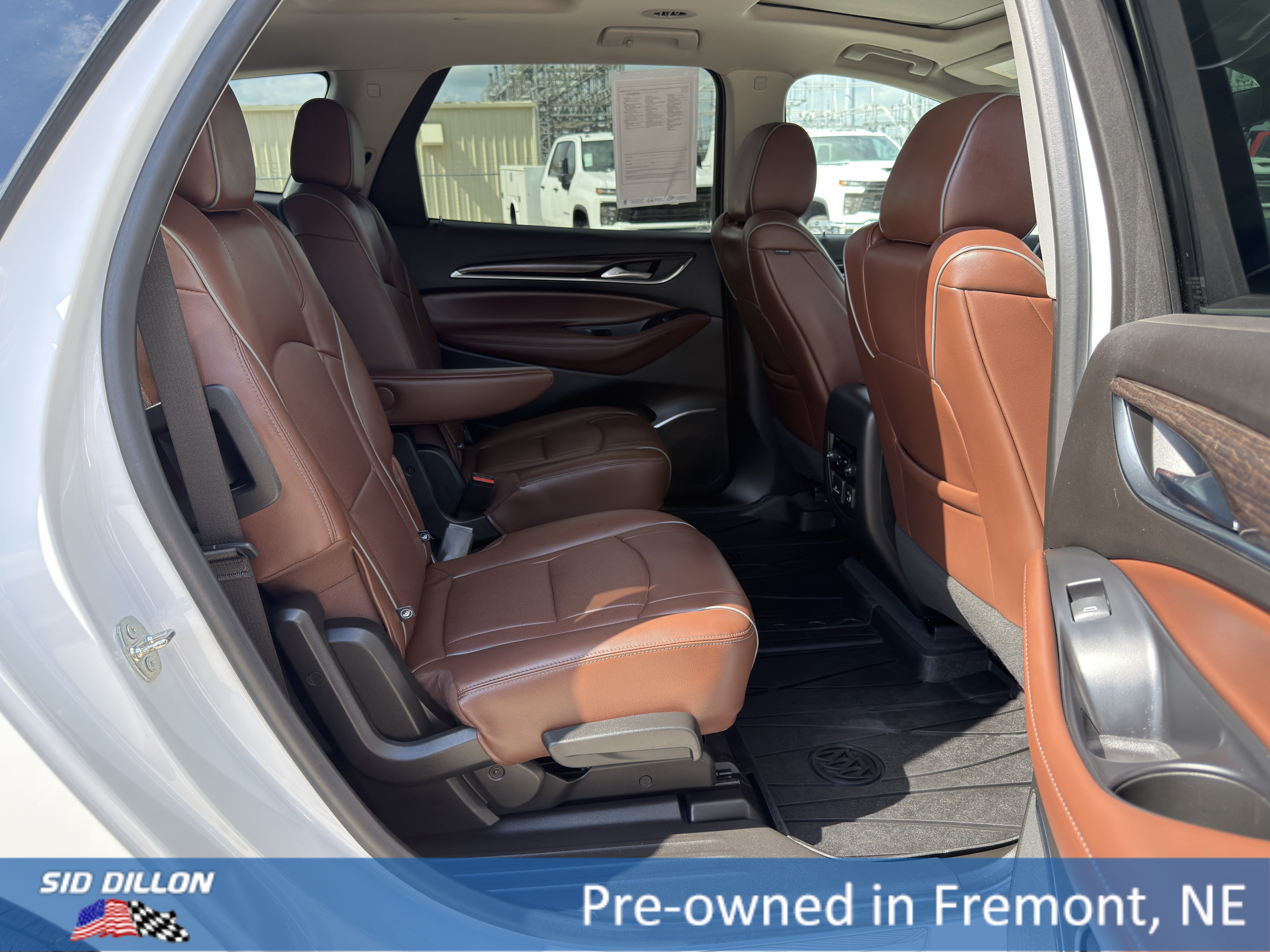 Used 2021 White Frost Tricoat Buick Avenir image 18