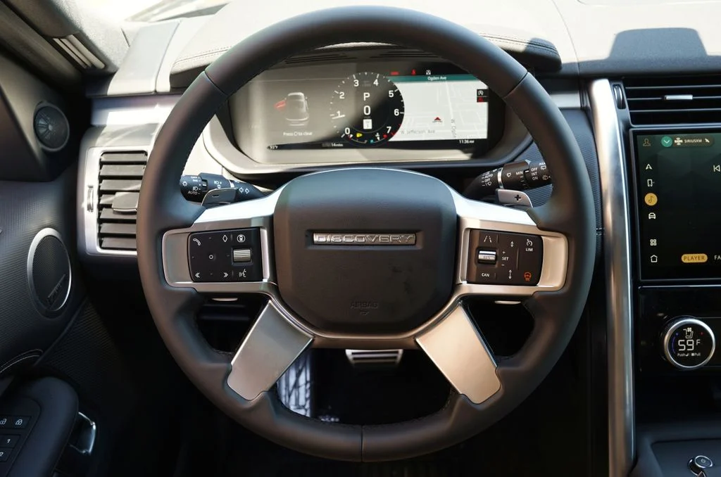 New 2026 Santorini Black Land Rover Dynamic SE image 16