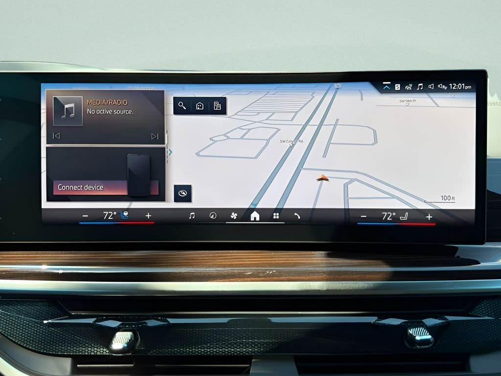 New 2026 Mineral White Metallic BMW sDrive40i image 17