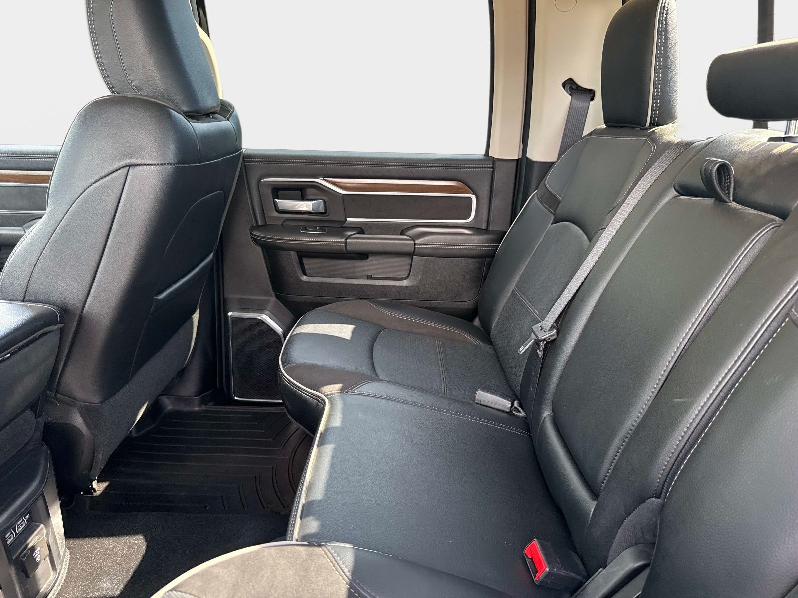 Used 2024 Granite Crystal Metallic Clearcoat Ram Laramie image 12