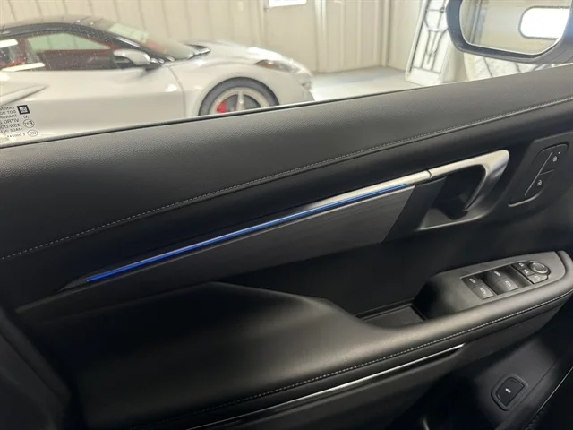 Used 2025 WHITE BUICK Preferred image 35