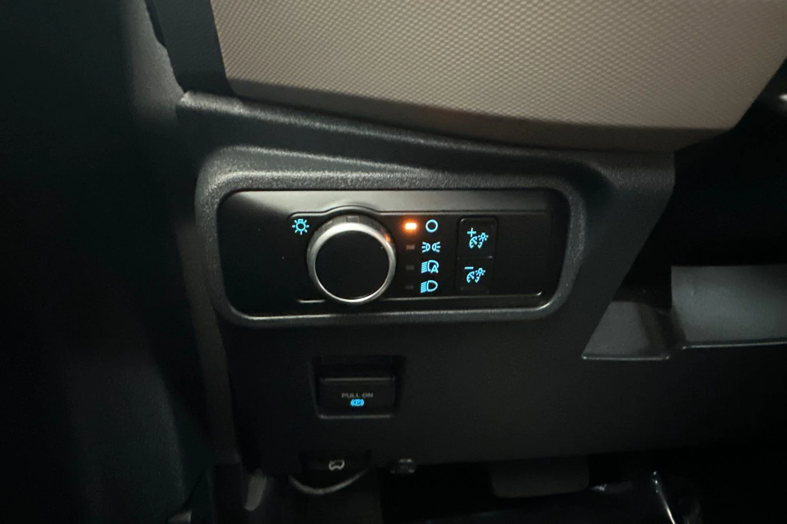 Certified Used 2024 Gray Ford Wildtrak image 29