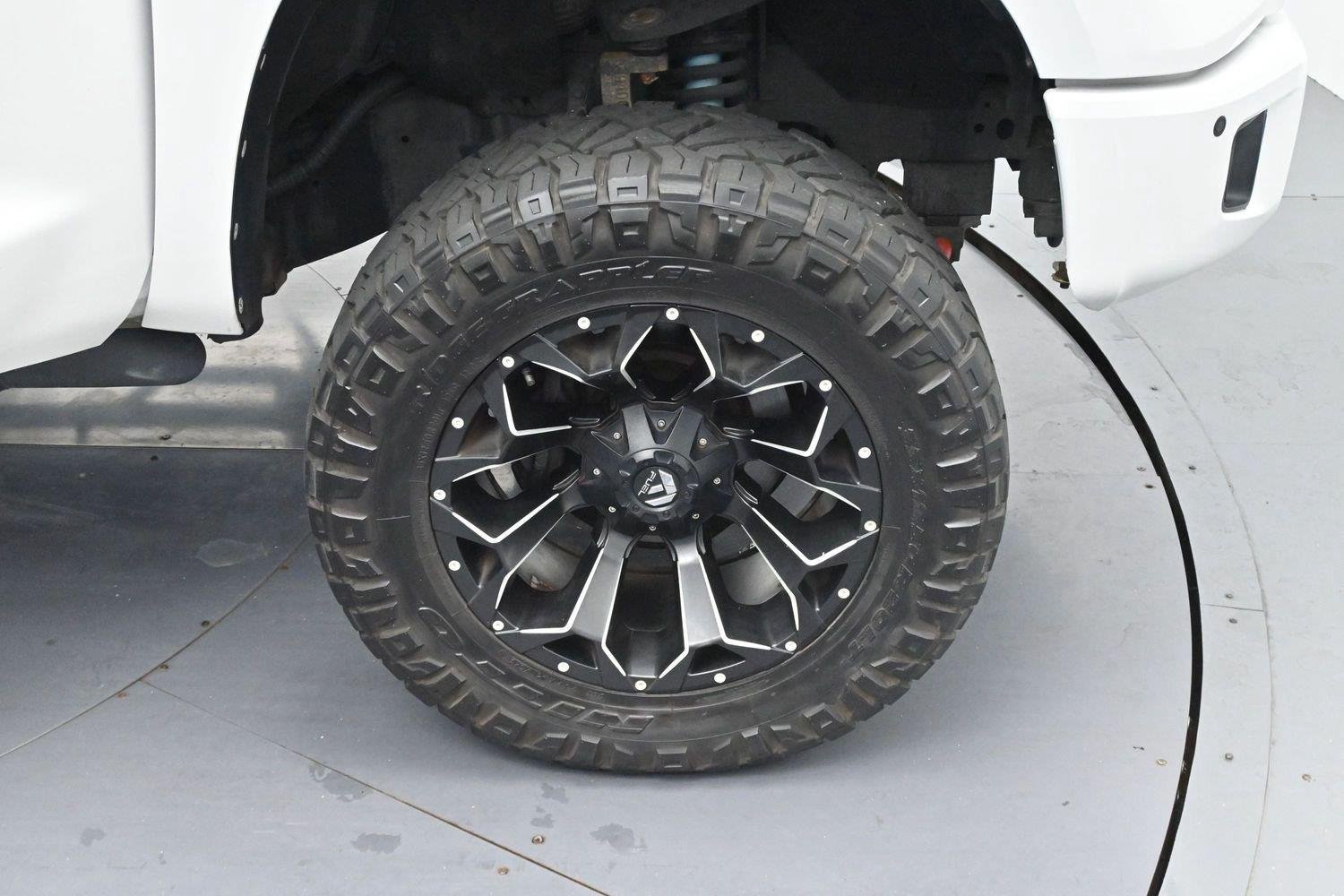 Used 2019 Super White Toyota SR5 image 30
