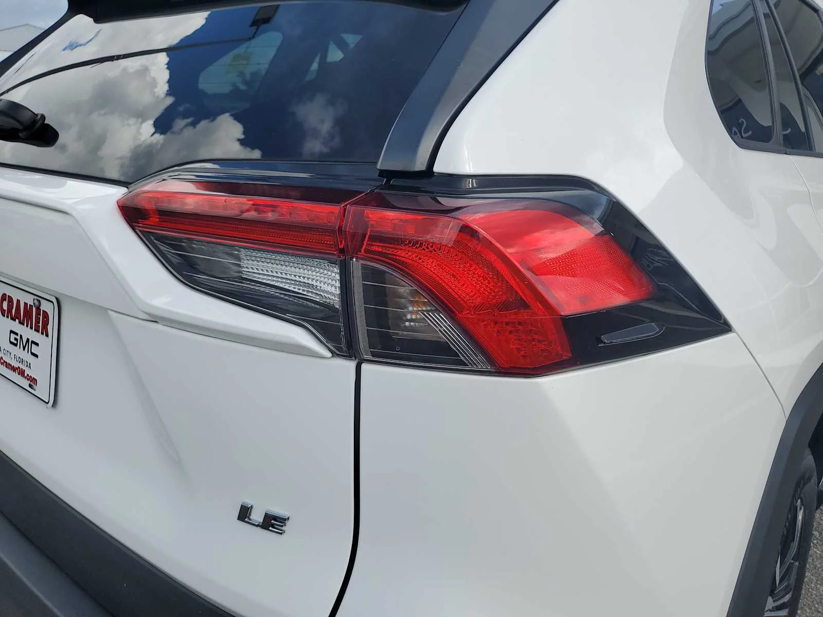 Used 2022 White White Toyota LE image 7