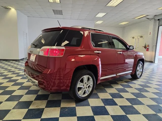 Used 2015 CRYSTAL RED TINTCOAT GMC Denali image 7