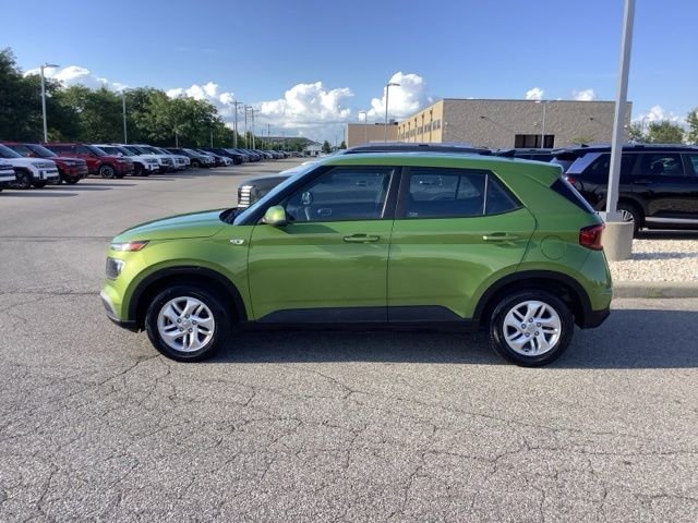 Used 2022 Hyundai Venue SE with VIN KMHRB8A31NU177628 for sale in Avon, IN