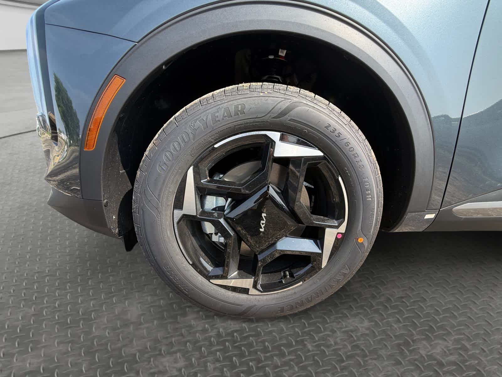 New 2026 Gravity Gray Kia EX image 9