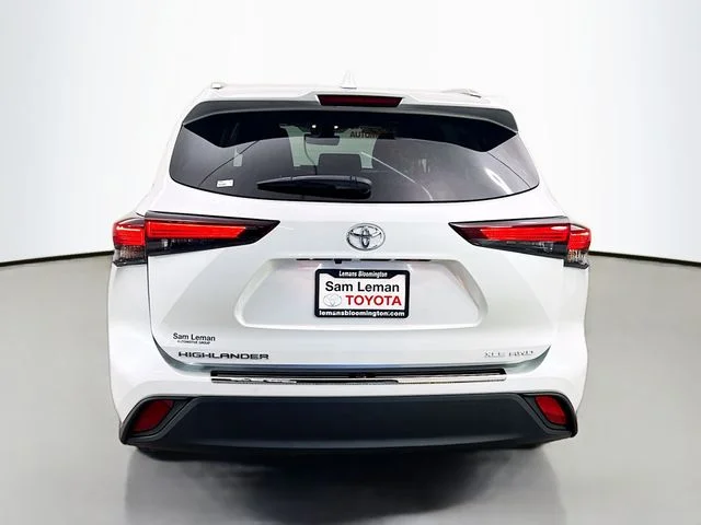 Used 2024 Beige Toyota XLE image 6