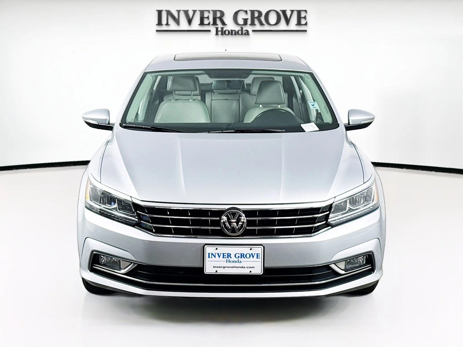 Used 2018 Volkswagen Passat SE with VIN 1VWBA7A33JC031425 for sale in Inver Grove Heights, Minnesota