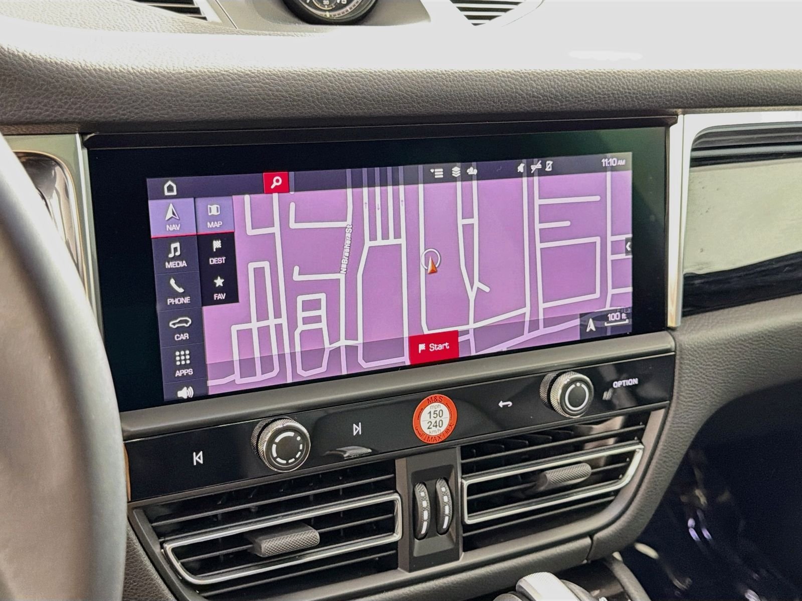 2025 Porsche Macan Base - Photo 14