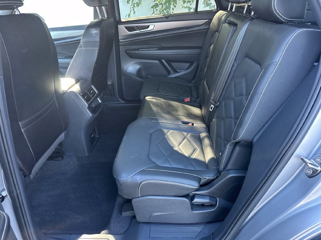 Used 2025 Silver Volkswagen 2.0T SE w/Technology image 26