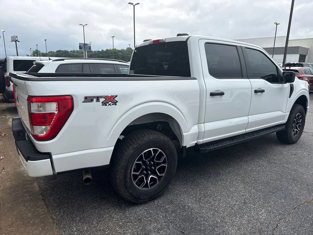 Used 2023 White Ford XL image 19