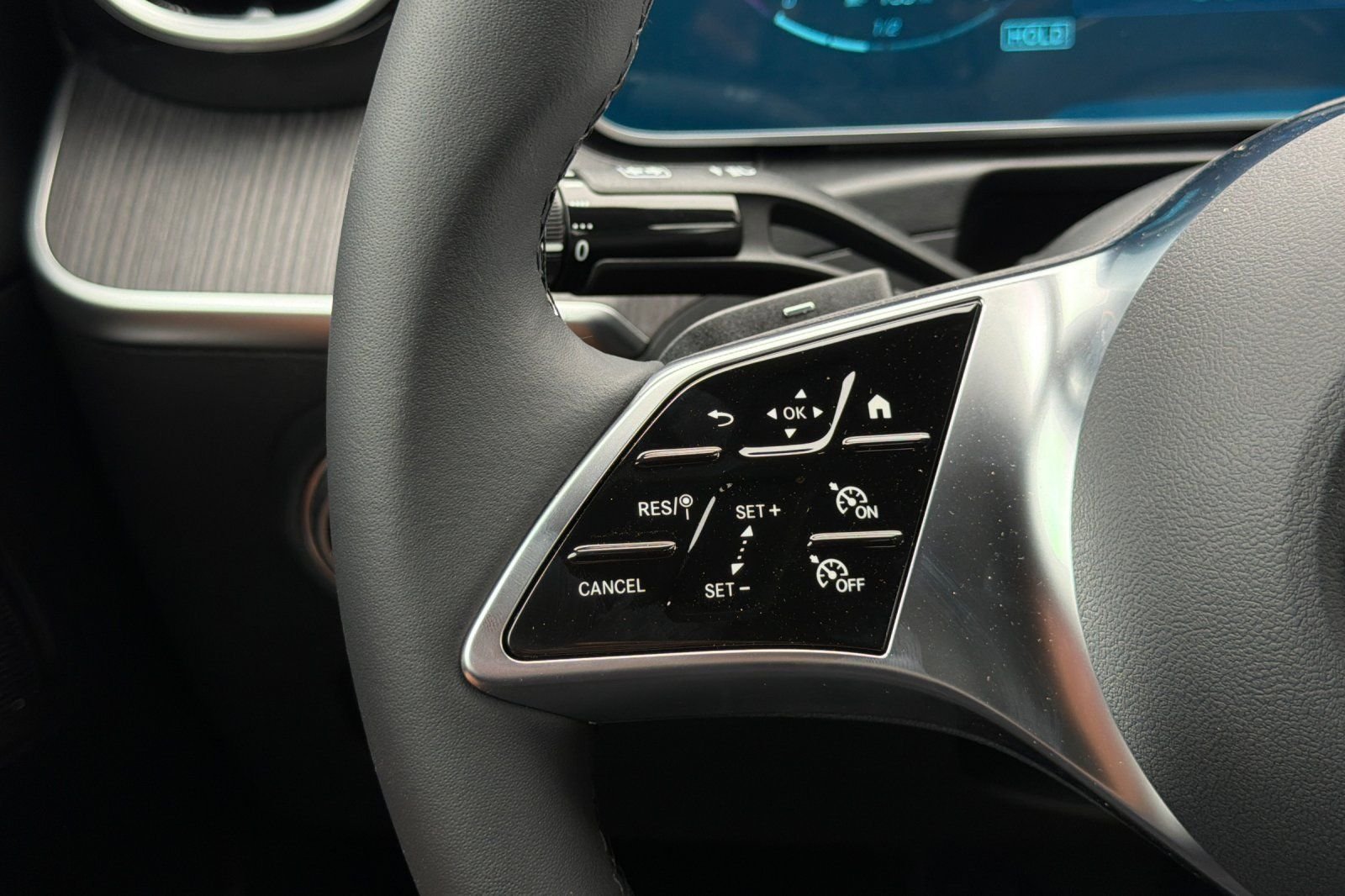 New 2026 Selenite Grey Metallic Mercedes-Benz C 300 image 27