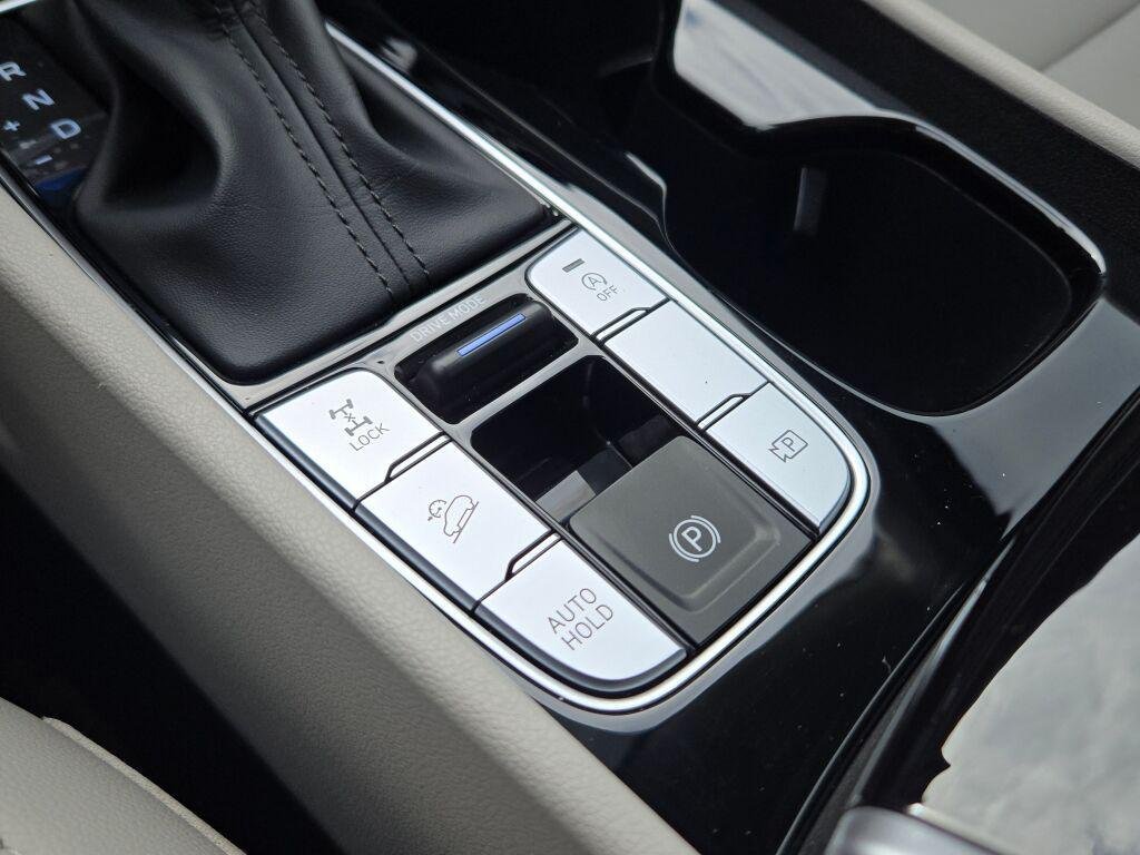 New 2025 Black Hyundai SEL Convenience AWD image 28
