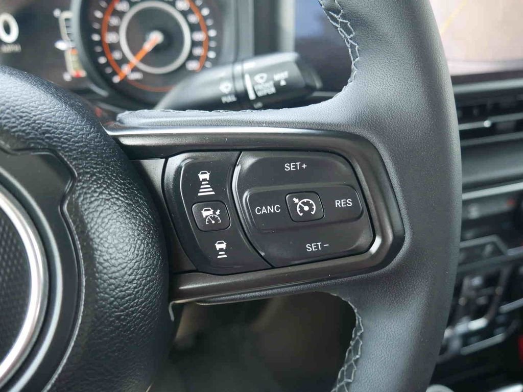 Certified Used 2026 White/off-white Jeep Mojave image 34