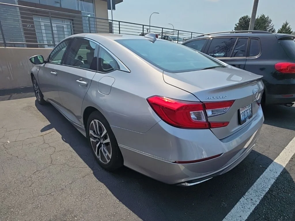 Used 2019 Lunar Silver Metallic Honda EX-L image 4