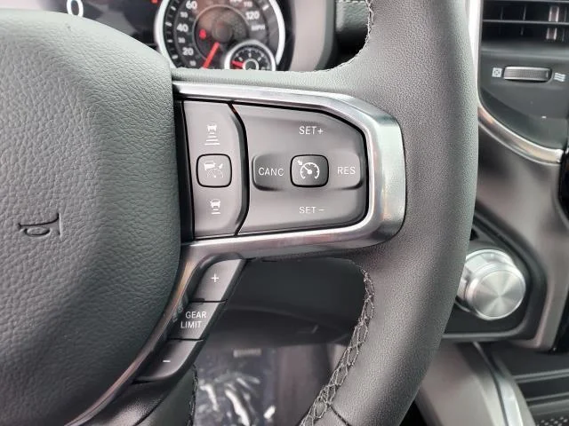 New 2026 Diamond Black Crystal Pearl-Coat Exterior Paint RAM Laramie image 12