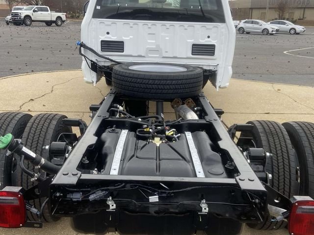 New 2026 Oxford White Ford XL image 8