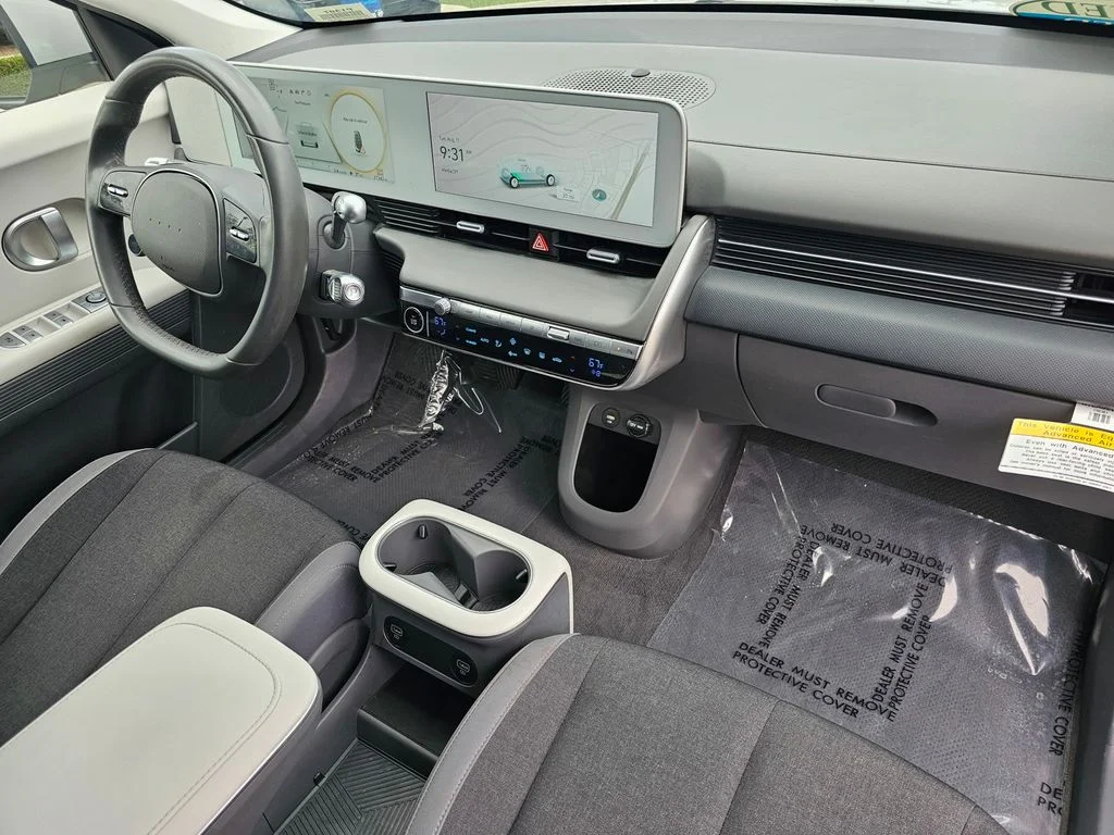 Used 2024 Gray Hyundai SE image 10