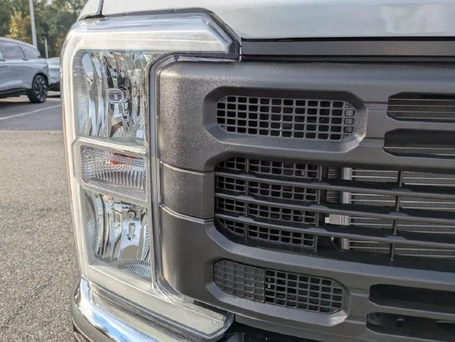 New 2027 Oxford White Ford F-350® XL image 10